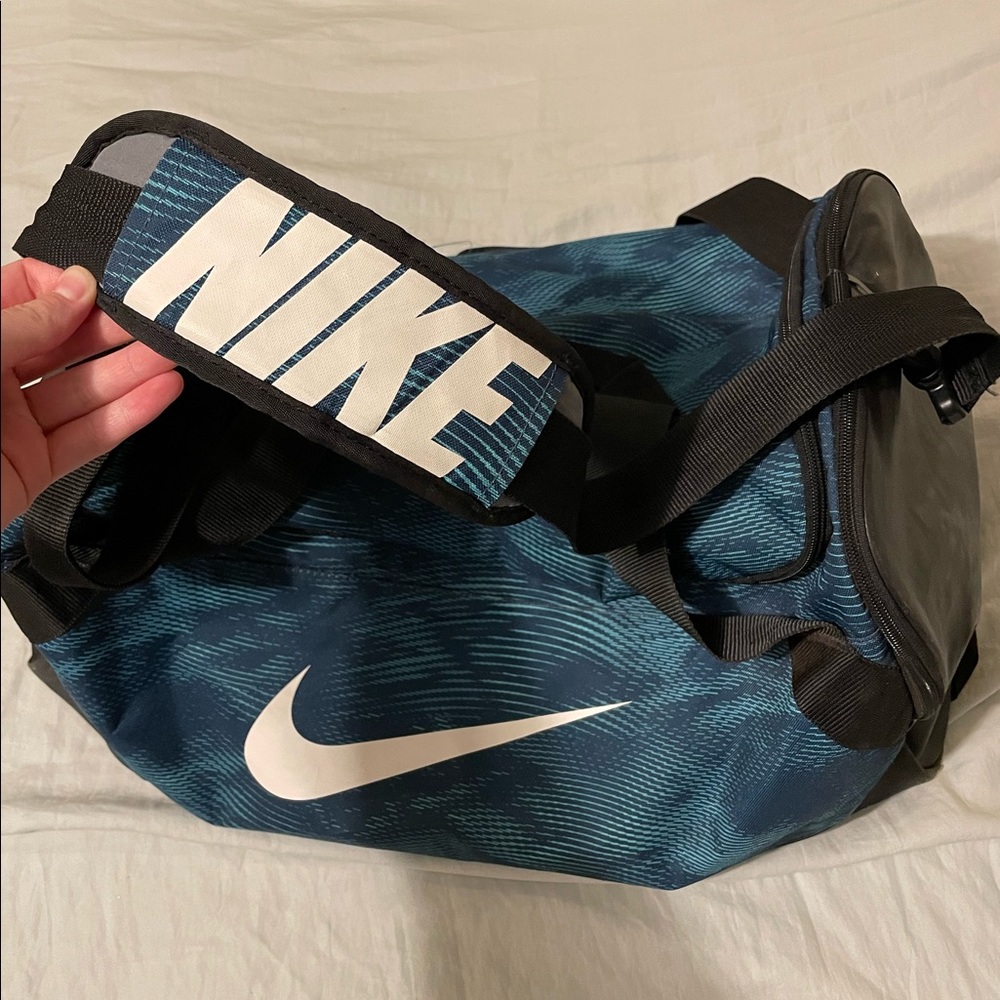 Large Nike duffel bag